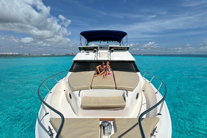 Deluxe Yacht 48FT with FlyBrige Rental in Cancun - Exciting private yacht experience in Cancun with flexible durations and inclusive amenities