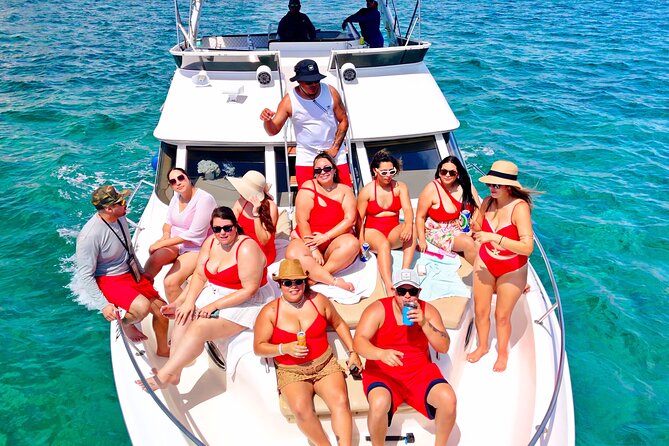 Deluxe Yacht 48FT with FlyBrige Rental in Cancun - Key Points