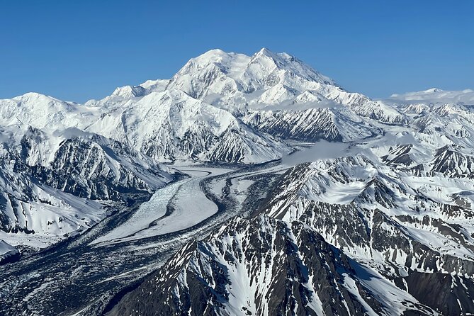 Denali Peak Sightseeing by Plane - The Route and Scenic Highlights from the Airstrip