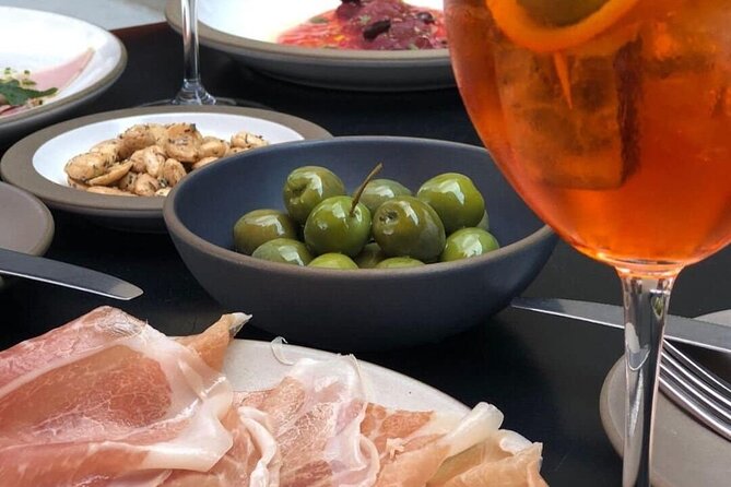 Denver Cocktails Tour - Quirky Poka Lola Social Club and Unique Cocktails