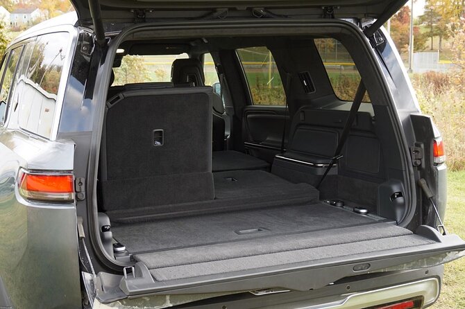 Departure by Eco SUV from Las Vegas City to Las Vegas LAS Airport - Environmentally Friendly Vehicles for a Greener Trip