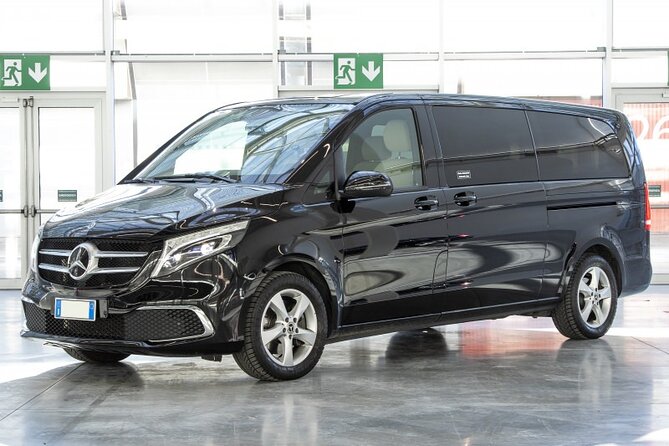 Departure by MiniVan from Rome City to Rome Fiumicino airport FCO - Smooth Departure from Rome with a Private MiniVan Transfer