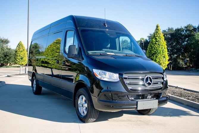 Departure by Sprinter from Milwaukee to Milwaukee Airport MKE - Flexibility and Customization Options