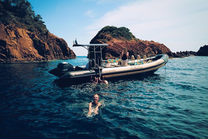 Departure from Saint-Raphaël - The creeks of Estérel - The Experience of Swimming and Refreshments