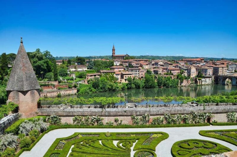 Departure from Toulouse: A day of discovery in Albi, Carcassonne & Cordes-sur-Ciel - Lunch Options: Free or Optional Traditional Meal