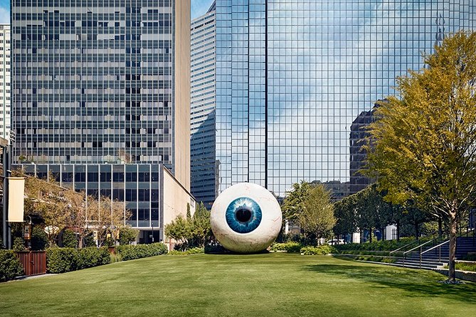 Departure Private Transfer: Dallas to Dallas Airport DFW in Luxury SUV - Includes Bottled Water and a Comfortable Ride