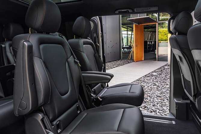 Departure Private Transfer from Bergen City to Bergen Airport BGO by Minivan - Meet & Greet in Bergen: How the Service Works