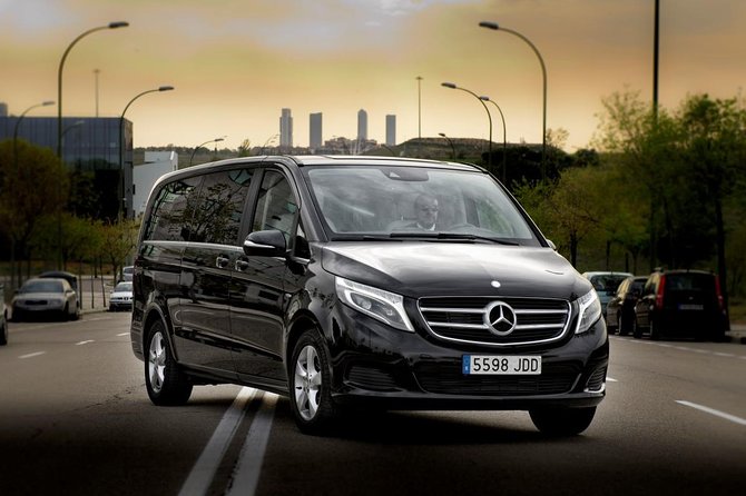 Departure Private Transfer from Madrid to MAD Airport by Van - Key Points