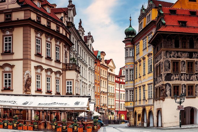 Departure Transfer: Prague to Prague Airport PRG by Luxury Van - Why Choose This Transfer Over Other Options in Prague?