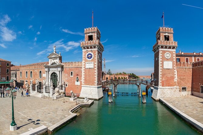 Departure Transfer: Venice to Marco Polo Airport VCE (Luxury Van) - How the Water Taxi Enhances the Transfer Experience