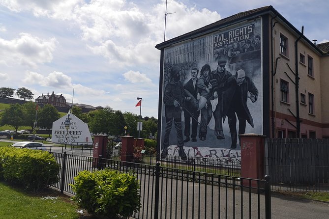 Derry City: The troubles Bogside walking tour - Exploring Murals and the Civil Rights Association