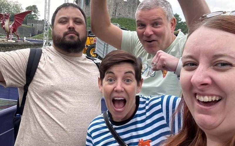 Derry: City Walking Tour & Exploration Game - Practical Details: Logistics and Comfort