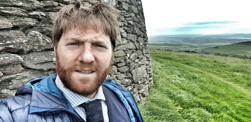 Derry: History and Politics Private City Walking Tour - Visiting the Historic Derry City Walls