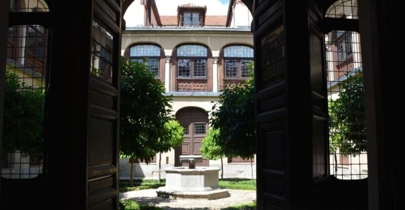 Descalzas Reales Monastery Tour with Tickets - Inside the Monastery: Wall Paintings and Tapestries