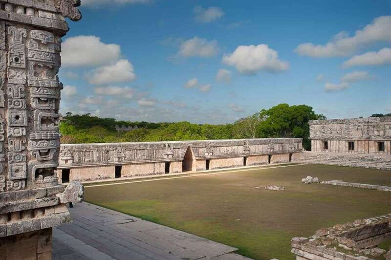 Desde Merida: Uxmal and Hacienda Mucuyché Full-Day Tour - Discover the Magnificent Uxmal Archaeological Site and Its Puuc Architecture