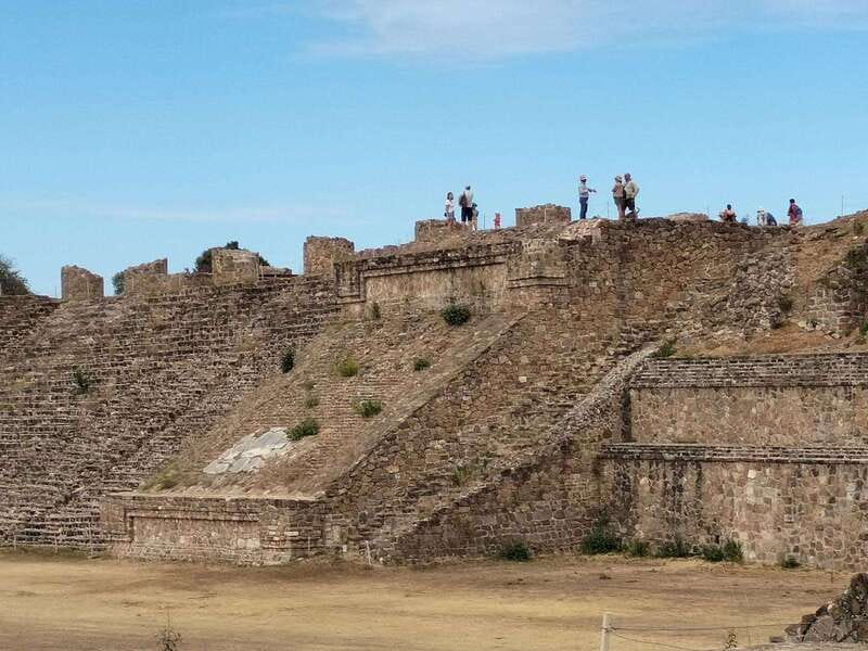 Desde Oaxaca: Monte Albán y el Arte Textil Zapoteca - Explore Monte Albán with a Zapotec Guide for an Authentic Experience