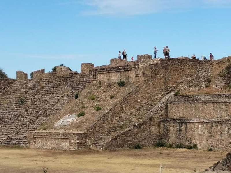 Desde Oaxaca: Monte Albán y el Arte Textil Zapoteca - Cultural and Educational Highlights