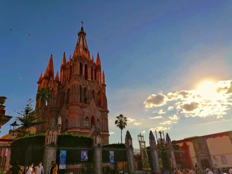Desde Querétaro: San Miguel de Allende, Dolores y Atotonilco - Starting in Querétaro’s Historic Main Square and Casa de la Corregidora