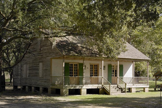 Destrehan Plantation Tour - The Role of the Guides and Costumed Interpreters