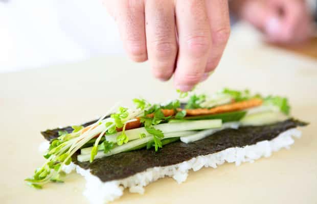 Detroit: Fun Sushi-Making Class with Local Chef - All-Inclusive Equipment and Ingredients