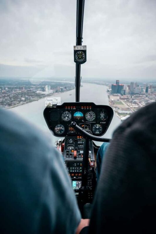 Detroit: Helicopter Rides Over City Landmarks - Key Points