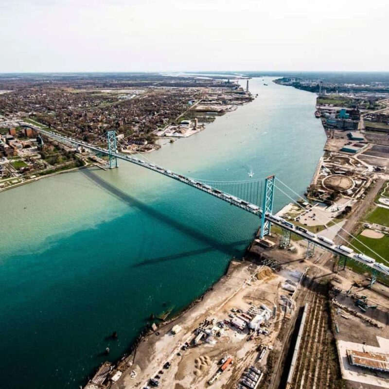 Detroit: Helicopter Rides Over City Landmarks - The Most Extensive View of Detroit with the Skyline Ride