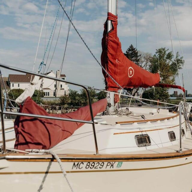 Detroit: Sailing Tour on the Detroit River - Key Points