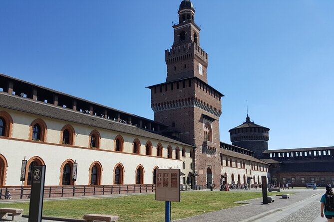 Devour Milan Street Food Tour and Sightseeing - Visiting Milan’s Iconic Piazza del Duomo and the Gothic Cathedral