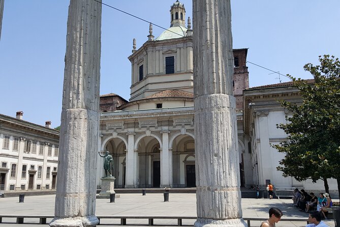 Devour Milan Street Food Tour and Sightseeing - Exploring Vittorio Emanuele II’s Gallery and Nearby Landmarks