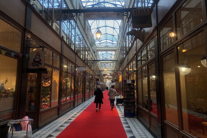 Devour Paris Chocolate & Pastry Tasting Guided Tour - Bean-to-Bar Chocolate at Rue Montorgueil