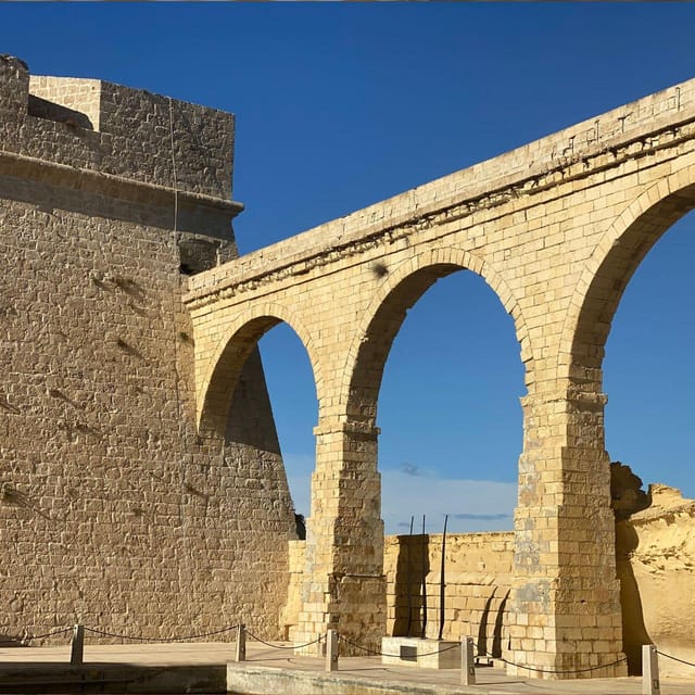 Dghajsa: Sunset Walk and Gondola TOUR IN PORTUGUESE - Key Points