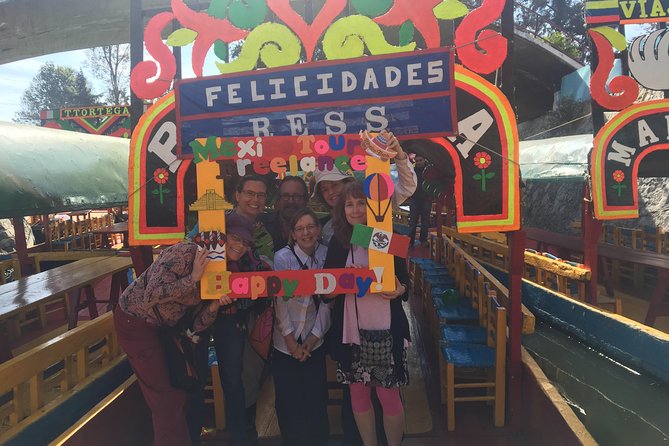 Dia completo PRIVADO, Frida Kahlo, Coyoacán, Xochimilco y Murales de la UNAM. - Exploring UNAM’s Central Library and Murals