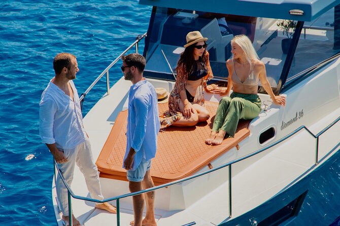 Diamond 36 Private Motor Yacht Caldera Cruise - Key Points