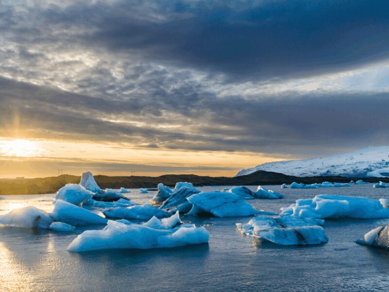 Diamond Beach & Jökulsárlón Glacier Exclusive Day Tour - Panoramic Views from Vatnajökull Glacier Observation Deck