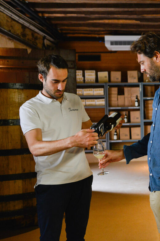 Dijon/Beaune: Full day Ebike Burgundy tour, tastings & lunch - Savoring Burgundy: Lunch in a Charming Estate