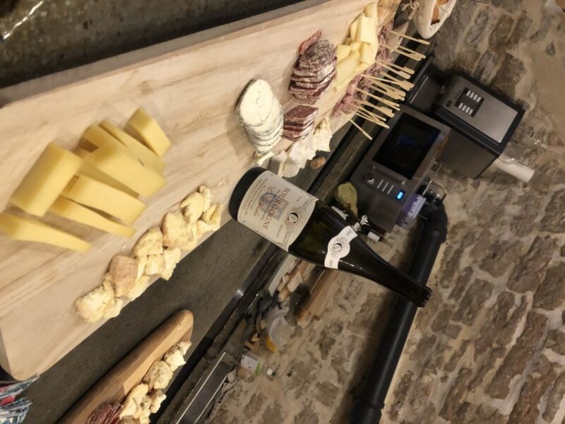 Dijon: Cheese and Burgundy Wine Tasting Workshop - Tasting Local Wines from Small Producers