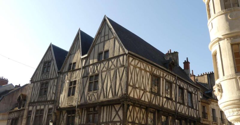 Dijon: Private Walking Tour  Discover History & Heritage - Pacing, Language Options, and Tour Flexibility