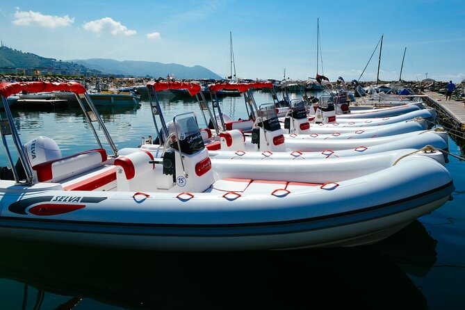 Dinghy rental on the Amalfi Coast without a license - Stops and Sights on the Amalfi Coast