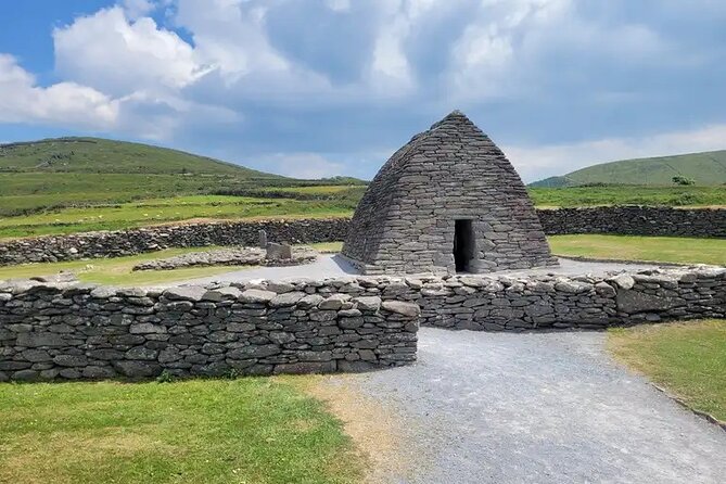 Dingle Peninsula & Slea Head Private Day Tour - Discovering Dingle Town and Its Coastal Charm