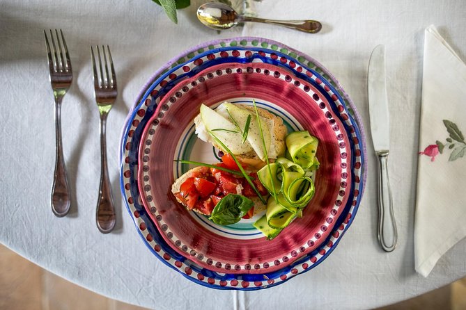 Dining & Cooking Demo at Local's Home in Montepulciano - Meeting Points and Logistics