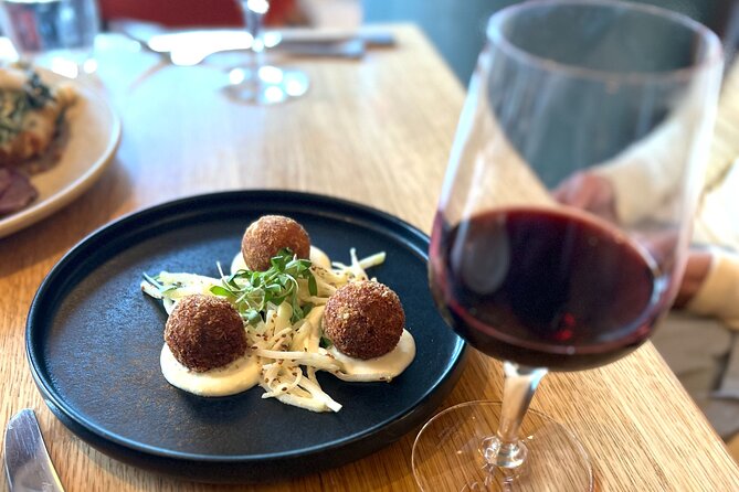 Dinner and Private Tour with your Personal Scottish Sommelier - The Experience That Recalls Edinburgh’s Hospitality