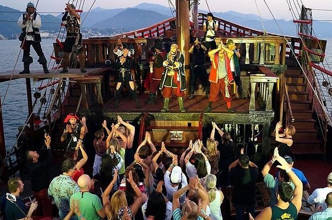 Dinner and show pirate night Hook in Cancun - Practical Details: Tips, Booking, and Cancellation Policy