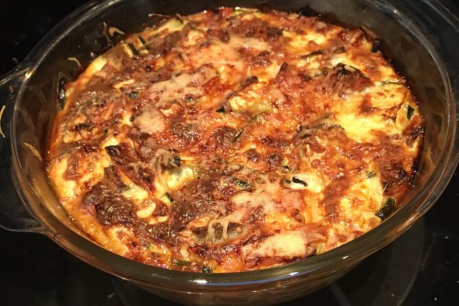 Dinner in a Bohemian Artist Apartment in Central Paris - Timing, Group Size, and Accessibility