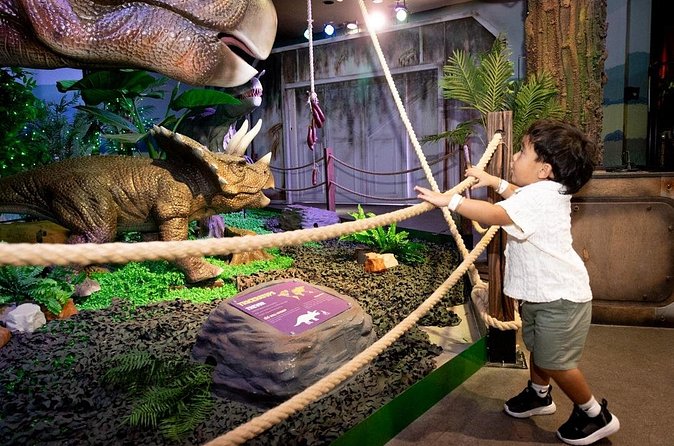 Dinosaur Outpost at Town Square in Las Vegas - The Review of a Typical Visitor Experience