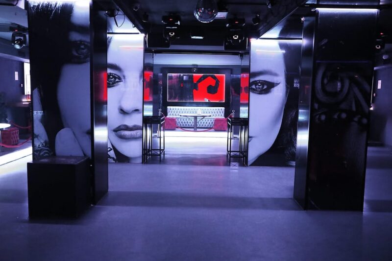 Disco night at La Cartuja, calle de la Cruz, 10, Madrid - What Makes La Cartuja a Top Choice for Night Owls in Madrid