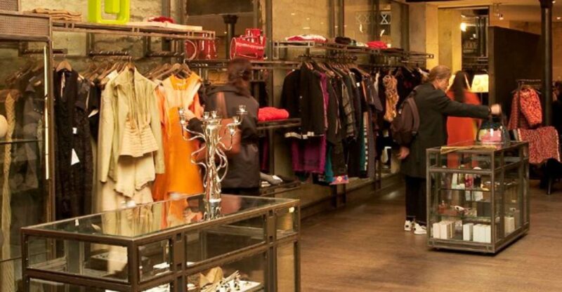 Discount Couture: ultimate Paris Shopping 2h30 walking tour - Exclusive Access to Paris Sample Sales with Up to 70% Off