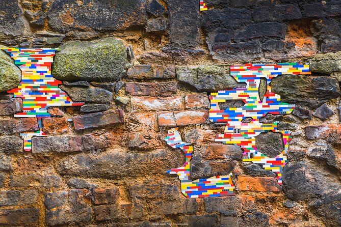 Discover Aberdeen's Amazing Street Art: Private 2-hour Tour - Starting Point at Robert the Bruce Statue in Aberdeen