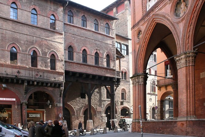 Discover Bologna an amazing city - The University and the Archiginnasio Building