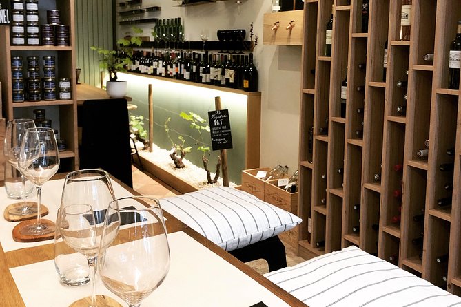 Discover Bordeaux vineyard : special wine tasting with two cellar men brothers - The Wines: Exploring the Left Bank and Right Bank