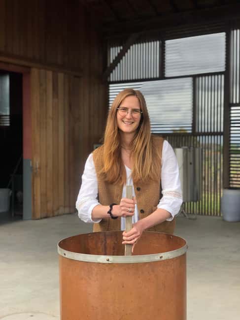 Discover Clos Systey: Organic and Biodynamic Wines in Saint-Émilion - Visiting the Vineyards and Estate Facilities